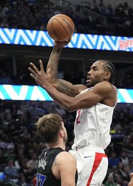 NBA常规赛：快船120-111独行侠